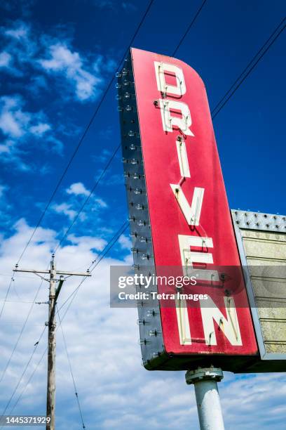 usa, illinois, litchfield, retro drive in movie theater sign - litchfield illinois stock pictures, royalty-free photos & images