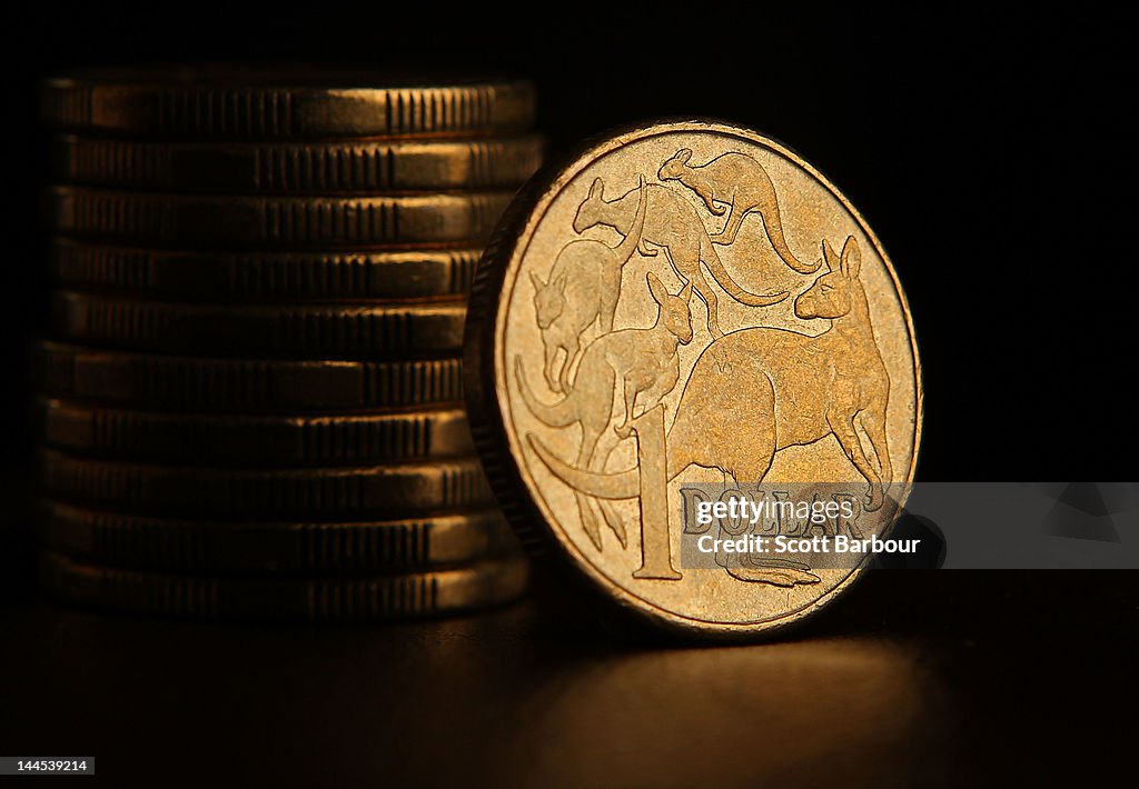 Australian Dollar Down As Investors Monitor Political Turmoil In Greece