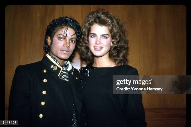 Singer Michael Jackson poses with friend and actress Brooke Shields February 7, 1984 in the USA. Jackson is recuperating from severe scalp burns...