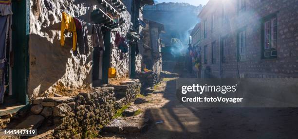 traditional homes sherpa village namche bazaar himalayas mountains panorama nepal - namche bazaar stock pictures, royalty-free photos & images