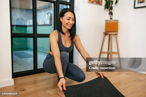 getting ready to start - mat stock pictures, royalty-free photos & images