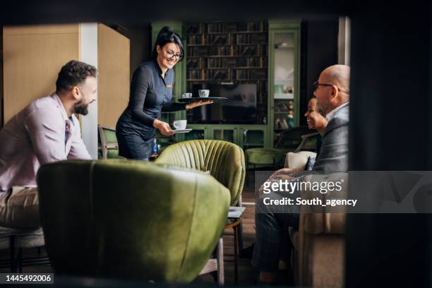 businesspeople on coffee break - waitress bildbanksfoton och bilder