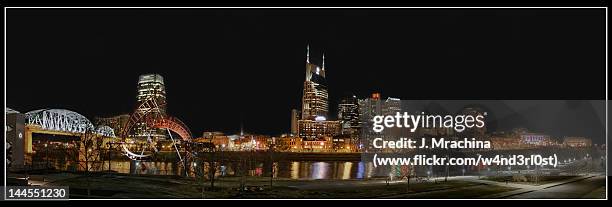 city of nashville at night - nashville night stock pictures, royalty-free photos & images