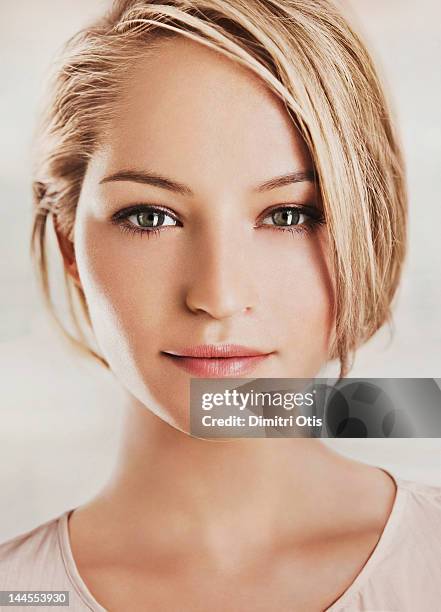 beauty portrait of young blonde woman - blonde model fotografías e imágenes de stock