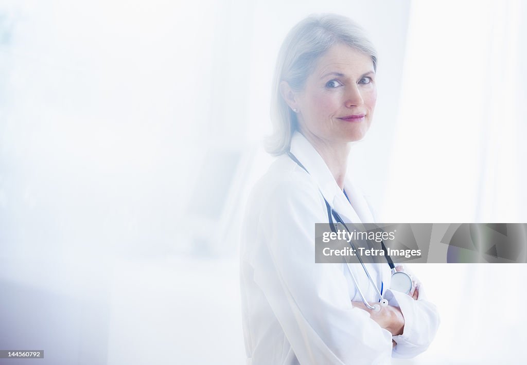 USA, New Jersey, Jersey City, Portrait of senior female doctor