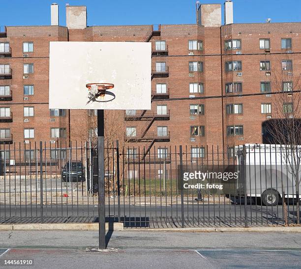 usa, new york state, new york city, basketball playground - bronx stock-fotos und bilder
