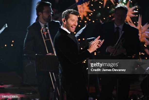 Brett Eldredge performs at the 90th Annual Rockefeller Center Christmas Tree Lighting Pre-Tape at Rockefeller Center on November 29, 2022 in New York...