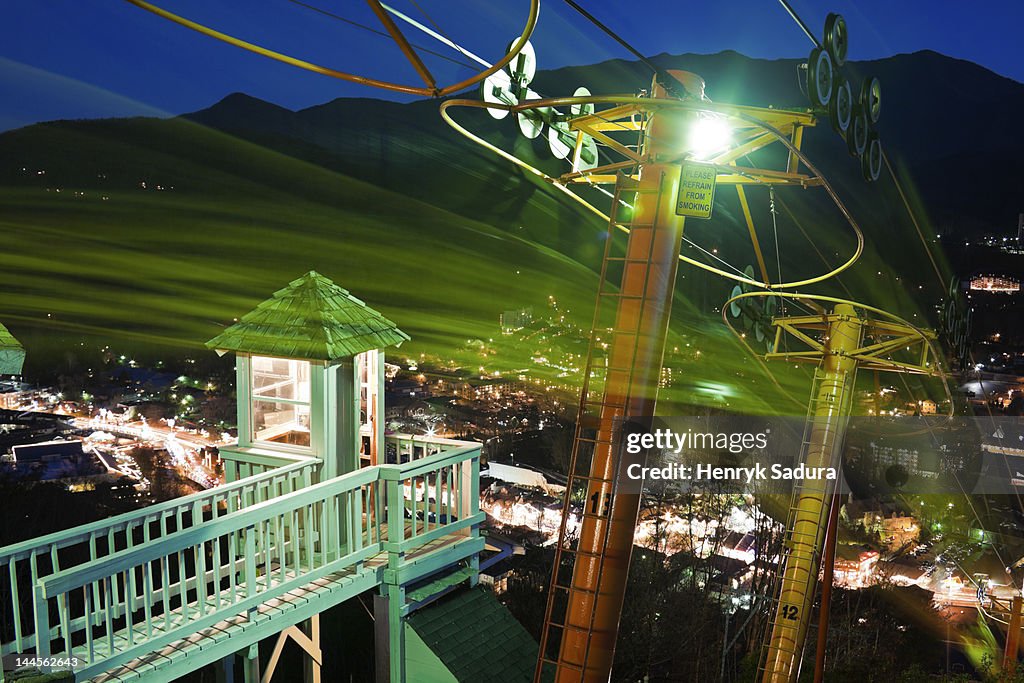 USA, Tennessee, Gatlinburg, Lift to mountain observation point at night