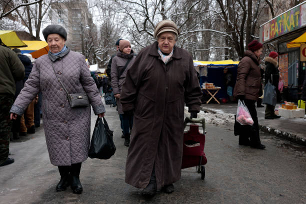 UKR: Winter Sets In As Kyiv Residents Prepare For Further Russian Attacks