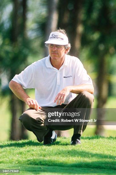 American golfer Hale Irwin lines up a shot during the PGA Seniors' Championship at the PGA National Golf Club, Palm Beach Gardens, Florida, 1996.