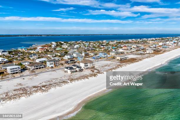 comunidad de pensacola beach - gulf coast states fotografías e imágenes de stock