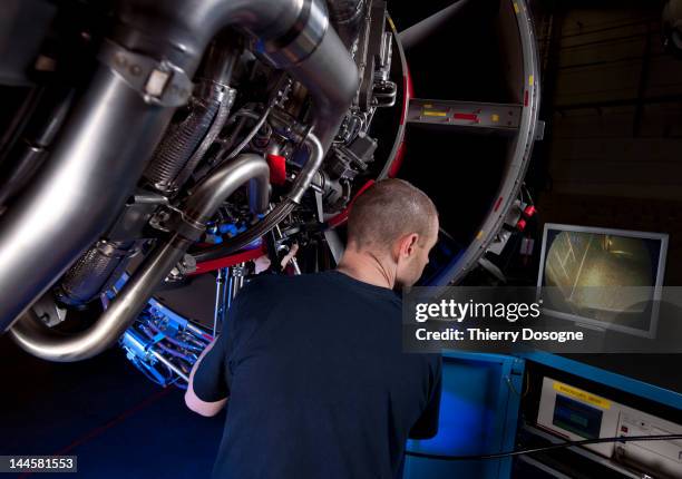 aerospace technician - airplane tail fotografías e imágenes de stock