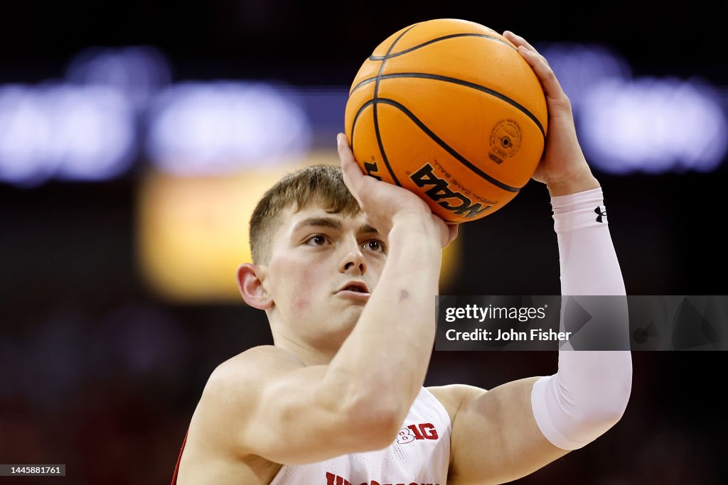 Connor Essegian Connor Essegian of the Wisconsin Badgers shoots a free throw during