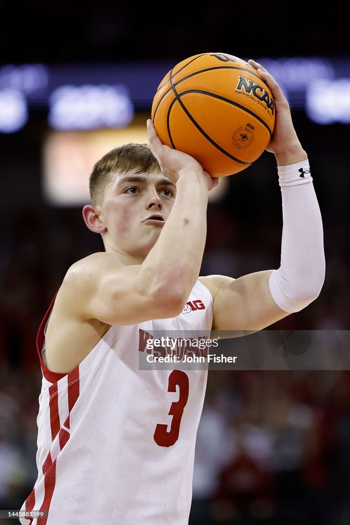 Connor Essegian Connor Essegian of the Wisconsin Badgers shoots a free throw during