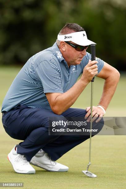 Robert Allenby lines up his putt on the 18th hole during Day 1 of the 2022 ISPS HANDA Australian Open at Kingston Heath on December 01, 2022 in...