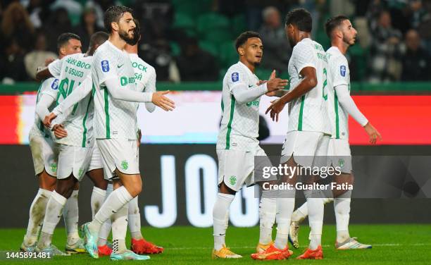 Marcus Edwards of Sporting CP celebrates with teammates after scoring a goal during the Liga Bwin match between Sporting CP and SC Farense at Estadio...