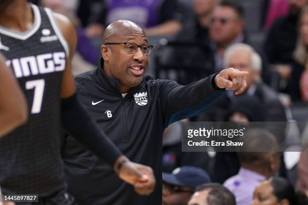 Sacramento Kings head coach Mike Brown shouts to his team during their game against the Indiana Pacers at Golden 1 Center on November 30, 2022 in...