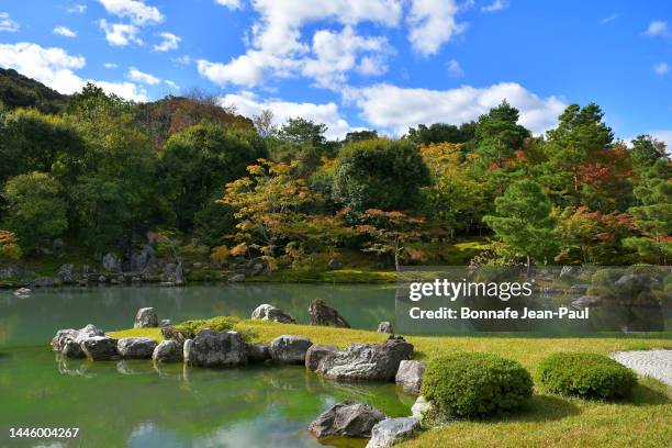 garden of villa okochi-sanso in kyoto - in a japanese garden stock pictures, royalty-free photos & images