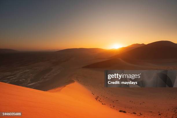 sossusvlei, namibia - namib desert stock-fotos und bilder