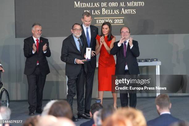 The president of the Government of the Canary Islands, Angel Victor Torres; King Felipe VI; Queen Letizia and the Minister of Culture and Sports,...