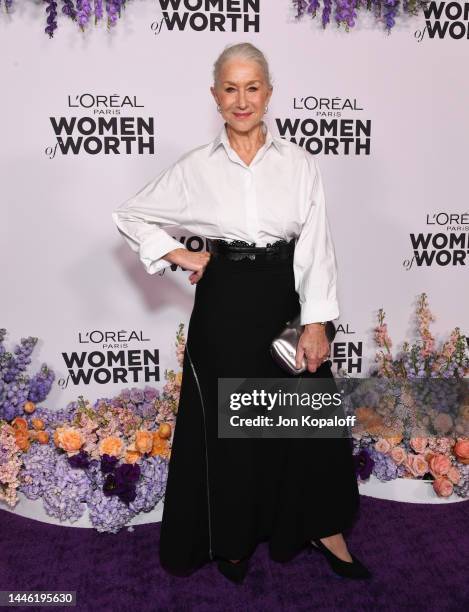Helen Mirren attends L'Oréal Paris' Women Of Worth Celebration at The Ebell Club of Los Angeles on December 01, 2022 in Los Angeles, California.
