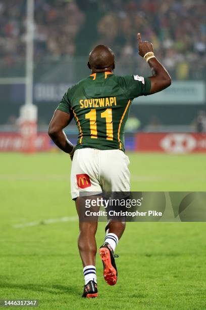 Siviwe Soyizwapi of South Africa celebrates scoring a try during the match between South Africa and Australia on day one of the HSBC World Rugby...
