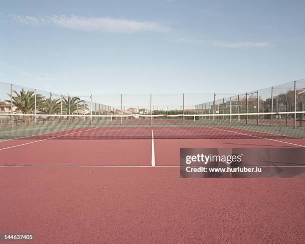 tennis court - tennis net fotografías e imágenes de stock