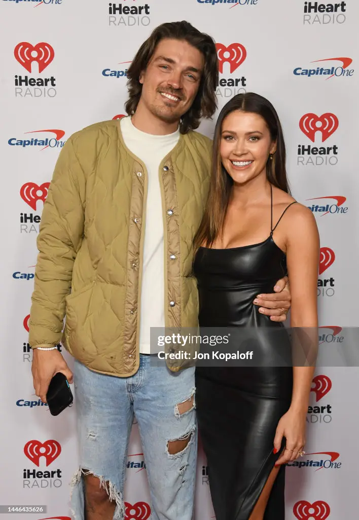 Dean Unglert & Caelynn Miller-Keyes - Bachelor in Paradise 6 - Discussion - Page 14 Kiis-fms-iheartradio-jingle-ball-2022-presented-by-capital-one