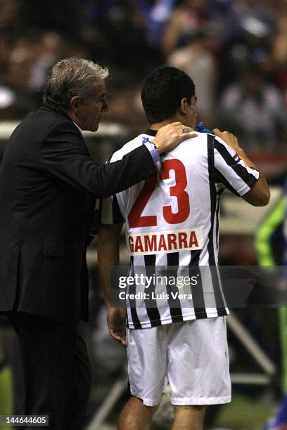 Jorge Luis Burruchaga , coach of Libertad and Rodolfo Gamarra during a match between Libertad and U.de Chile as part of the Copa Libertadores 2012 at...