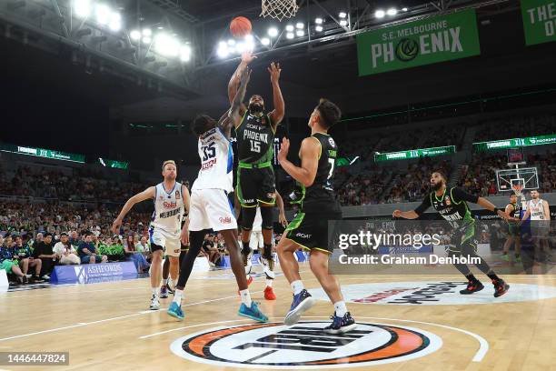 Alan Williams of the Phoenix shoots during the round nine NBL match between South East Melbourne Phoenix and Melbourne United at John Cain Arena on...