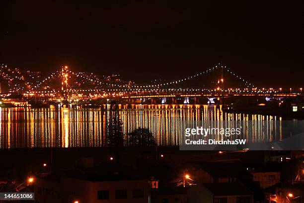 hercilio luz  bridge - luz brillante stock-fotos und bilder