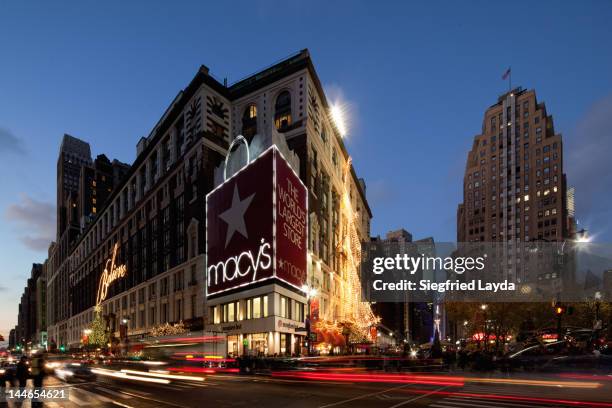 34 st, broadway and macy's at christmas - christmas newyork stockfoto's en -beelden