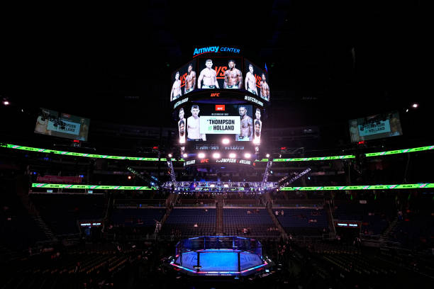 FL: UFC Fight Night: Thompson v Holland