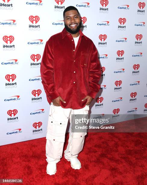 Khalid arrives at the KIIS FM's iHeartRadio Jingle Ball 2022 Presented By Capital Oneat The Kia Forum on December 02, 2022 in Inglewood, California.