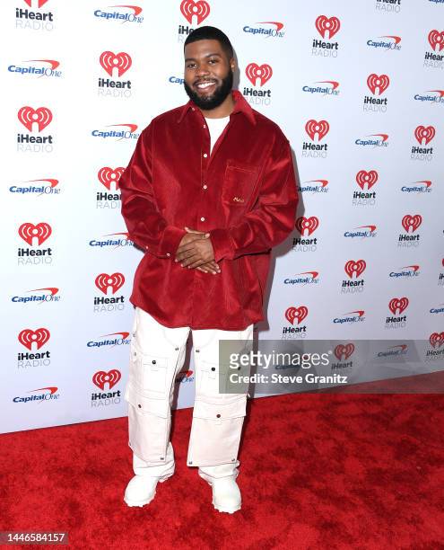 Khalid arrives at the KIIS FM's iHeartRadio Jingle Ball 2022 Presented By Capital Oneat The Kia Forum on December 02, 2022 in Inglewood, California.