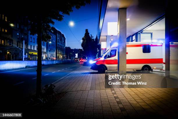 ambulance - blaulicht stock-fotos und bilder