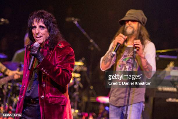 Musicians Alice Cooper and Rob Zombie perform on stage at Alice Cooper's 20th Annual Christmas Pudding at Celebrity Theatre on December 03, 2022 in...