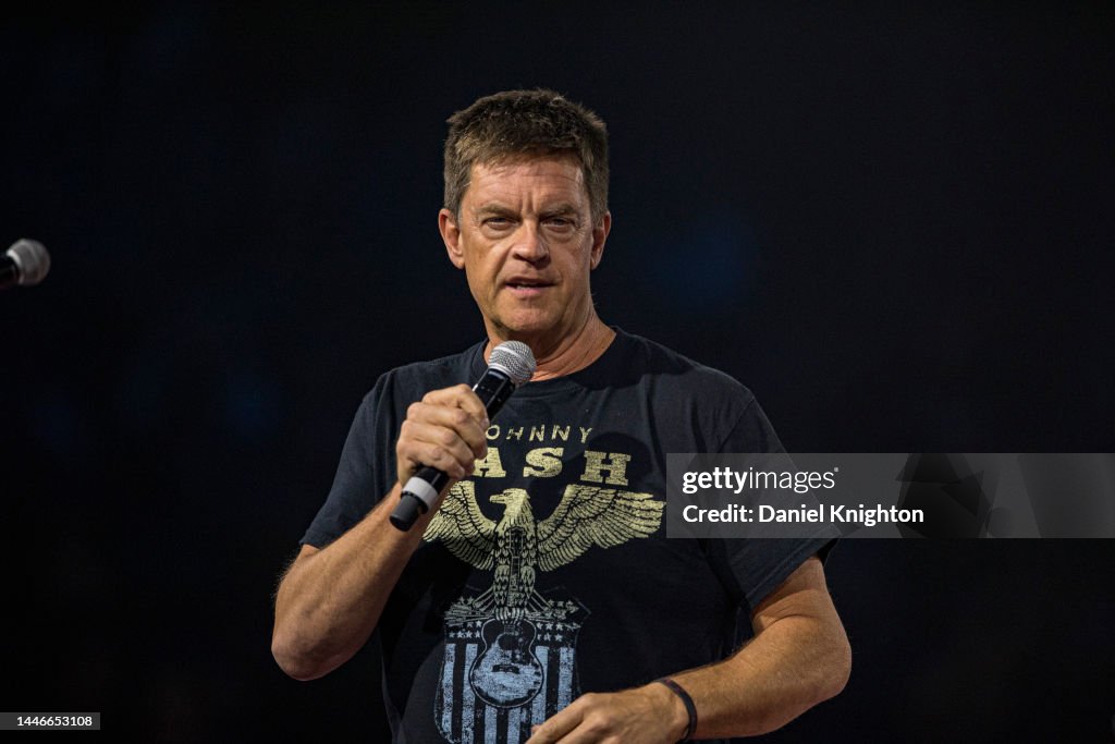 Alice Cooper's 20th Annual Christmas Pudding Concert