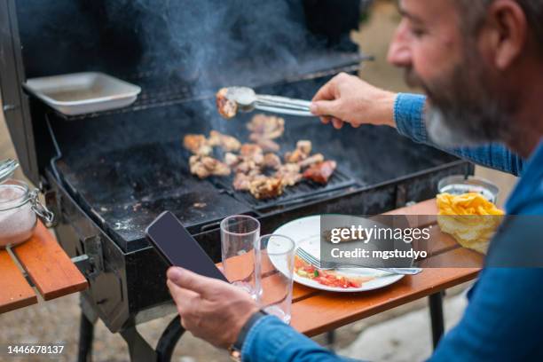 Bbq Using Screen 1,420 Bbq Phone Stock Photos, High-Res Pictures, and Images - Getty Images