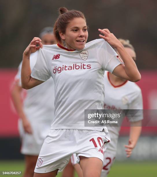 Manuela Giugliano of AS Roma celebrates after scoring the opening goal during the Women Serie A match between AC Milan and AS Roma at Campo Sportivo...