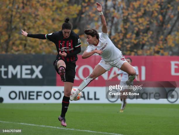 Valentina Giacinti of AS Roma kicks the ball and misses a chance of a goal during the Women Serie A match between AC Milan and AS Roma at Campo...