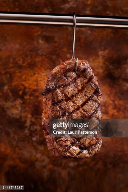 boneless beef rib eye steak - beef ribs stockfoto's en -beelden