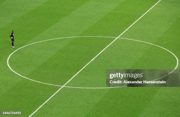 Edouard Mendy of Senegal looks on during the FIFA World Cup Qatar 2022 Round of 16 match between England and Senegal at Al Bayt Stadium on December...