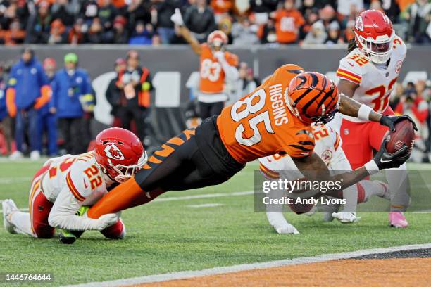 Tee Higgins of the Cincinnati Bengals scores a touchdown against the Kansas City Chiefs during the second quarter at Paycor Stadium on December 04,...