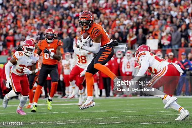 Tyler Boyd of the Cincinnati Bengals makes a catch during the first quarter against the Kansas City Chiefs at Paycor Stadium on December 04, 2022 in...