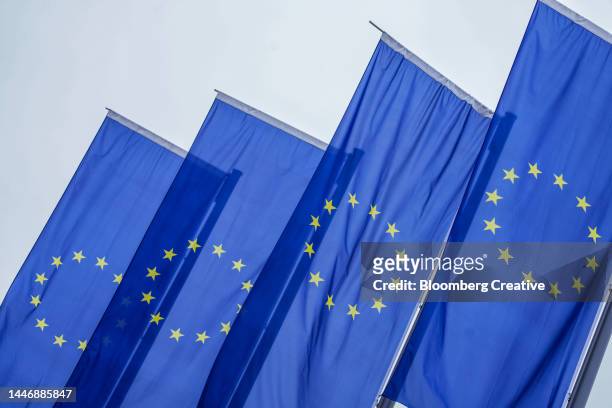 european union banners - bandera de la comunidad europea fotografías e imágenes de stock