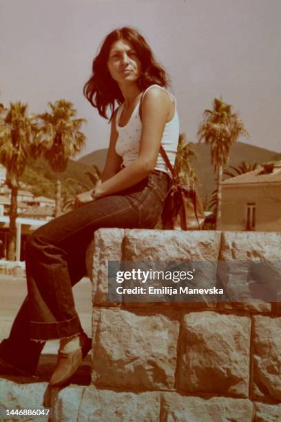16,317 Vintage 1970s Girl Stock Photos, High-Res Pictures, and