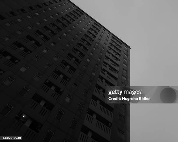 black and white minimalist building photography - hek stock pictures, royalty-free photos & images