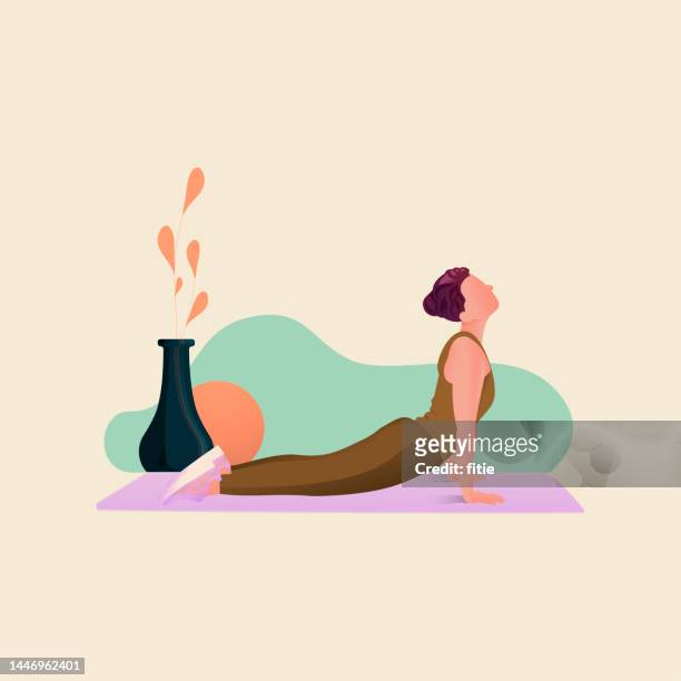 ilustrações, clipart, desenhos animados e ícones de mulher praticando yoga em várias poses. pose de cobra, exercício de bhujangasana - yoga instructor