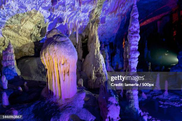 panoramic view of cave,postojna,slovenia - postojna cave stock-fotos und bilder